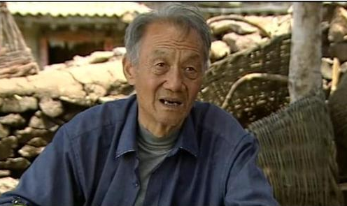 这部剧播出已经17年之久,爷爷的饰演者田成仁老师在今年1月与世长辞.