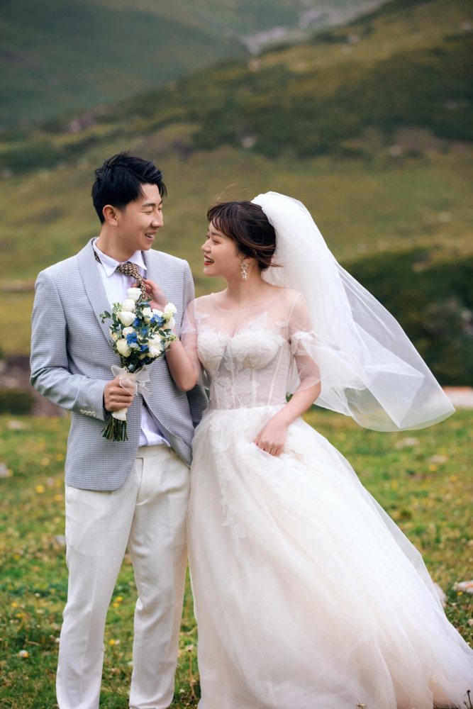 新疆旅拍独库公路婚纱照乌鲁木齐婚纱照客片分享