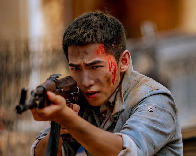 急先锋|《急先锋》国内遇冷国外吃香，成龙被赞爱国有远见，专赚外国人钱