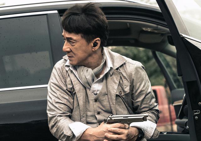 急先锋|《急先锋》国内遇冷国外吃香，成龙被赞爱国有远见，专赚外国人钱