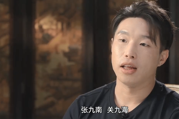 看好德云社哪个后辈?烧饼孟鹤堂有默契,秦霄贤回答有自知之明