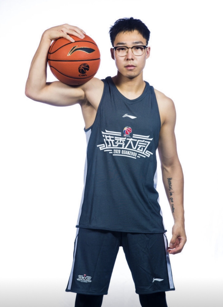 有亮点有未来!北体大网红杨皓喆cba首秀,拿下9分1篮板