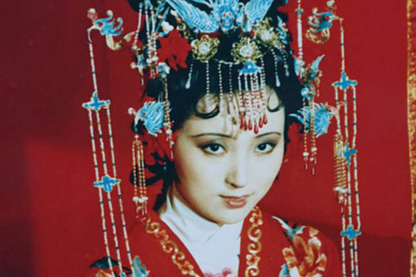 宝钗|林黛玉是怎么死的？宝钗一句话，逼黛玉以死明志：一抔净土掩风流