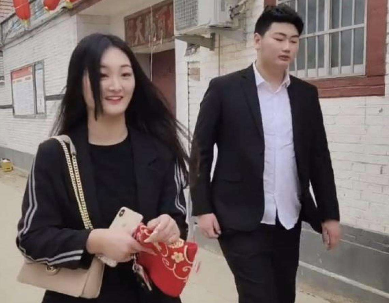 赵本山|赵本山儿子撞脸大衣哥儿子，如今一个是新晋网红，一个已是大老板