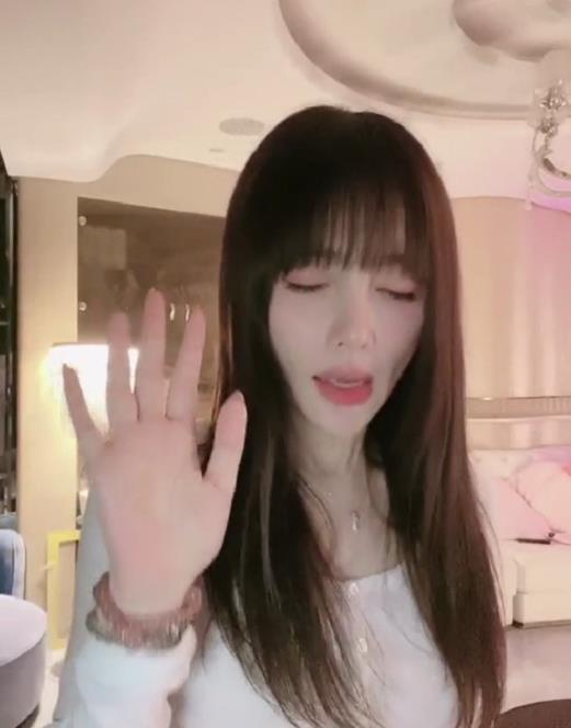 李小璐|李小璐后悔与PGone恋爱？还原《偷心》经典台词，疑被爱情伤透