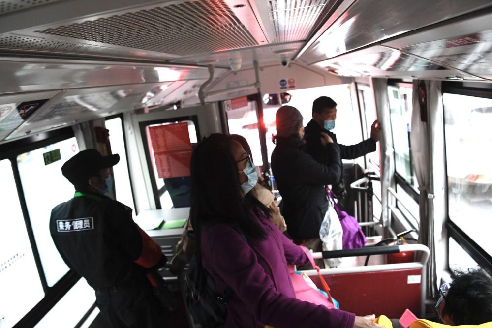 杨驰名|北京微循环“专”字公交深入小区 居民出门少倒两趟车