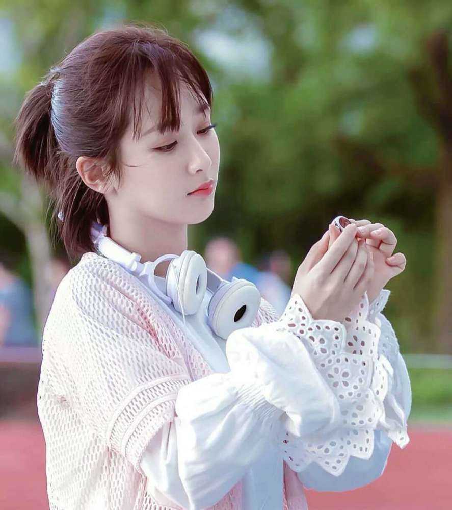 金鹰女神|三位实力小花意难平：金鹰节欠她们一个金鹰女神