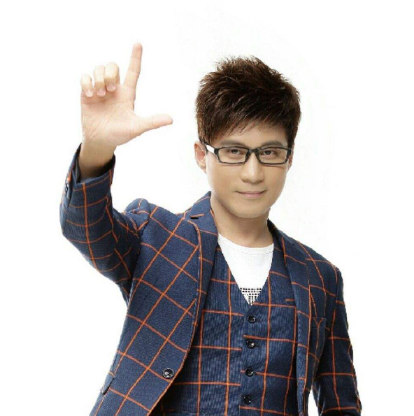 近二十多年来广东电视珠江台最红的主持人任永全主持界的常青树