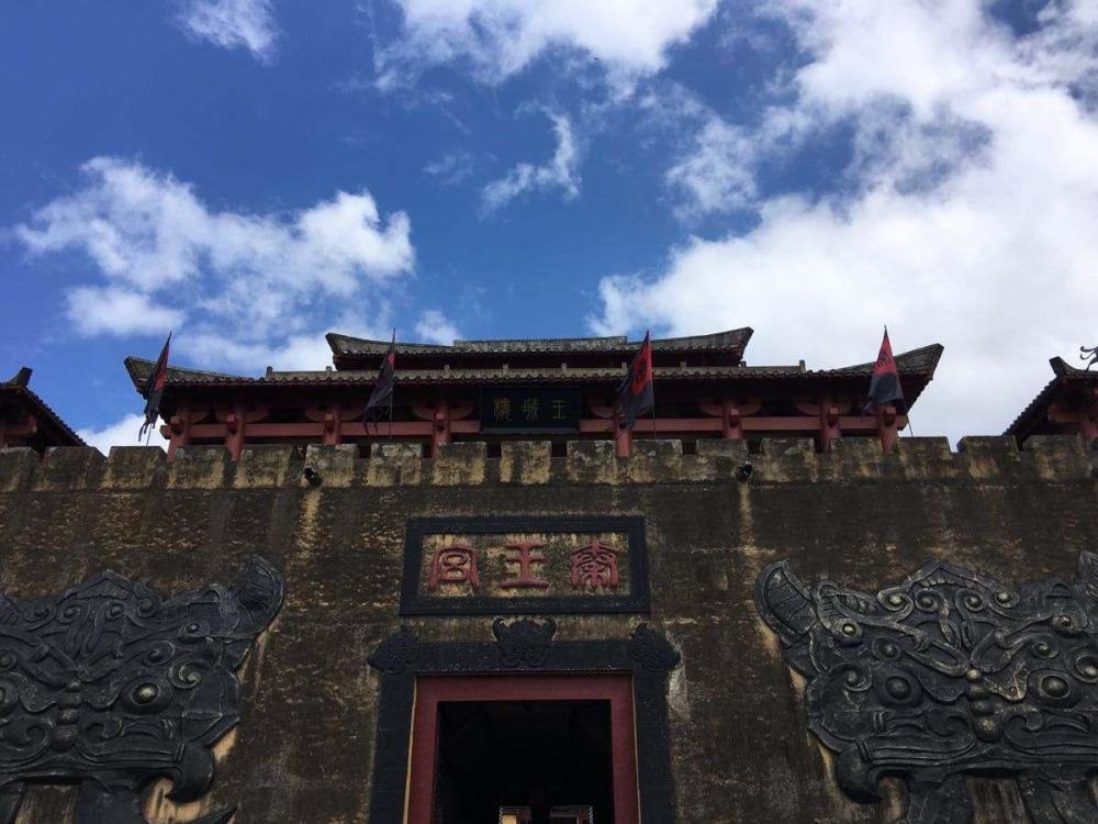 拍一部电影造一座城拍电影亏了千万却靠造城收入超十亿