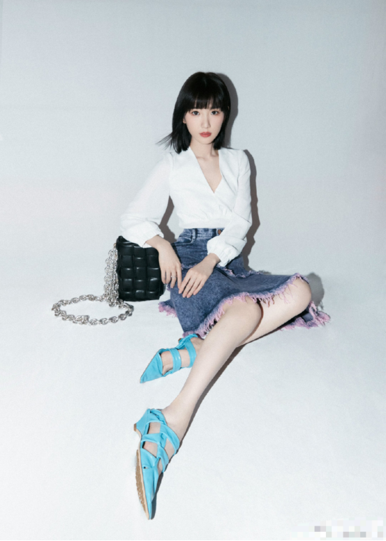 毛晓彤拍摄《霍去病》,戴头饰6天,头发都掉光了