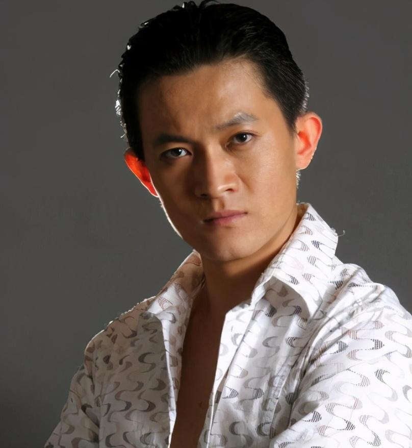 演技被否姿态傲慢杨志刚勇敢的心2将袭他能否翻盘