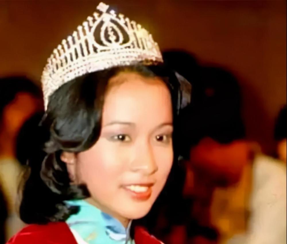 曾是"双料港姐",和百亿富豪离婚的朱玲玲,为何却转身嫁60岁"男闺蜜"