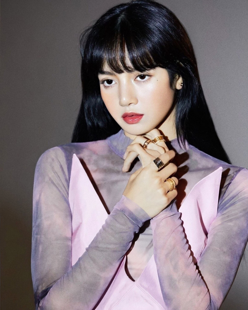 人间芭比!lisa长发绝美组图,既能性感也能可爱_腾讯新闻