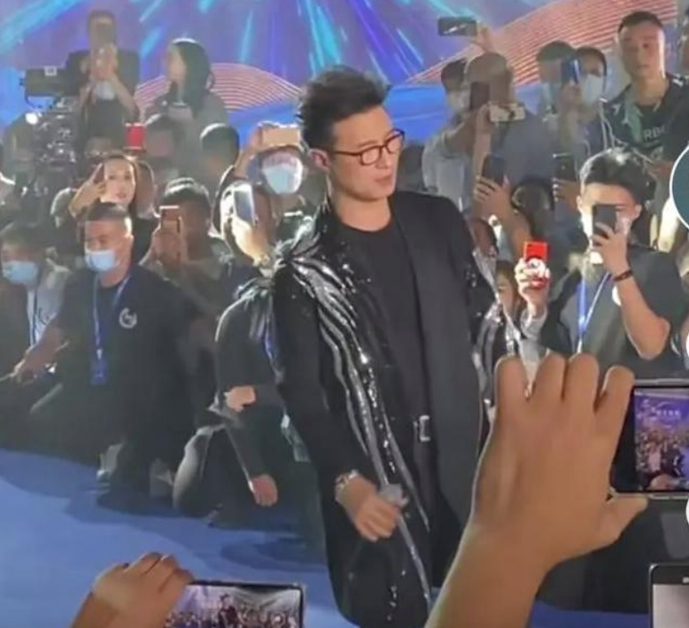 商演|汪峰自掉身价商演走穴，3首歌240万，还被骂耍大牌，真实原因曝光