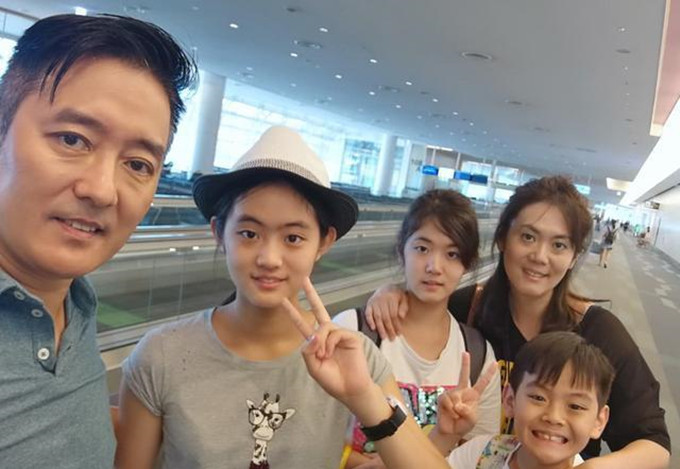 李志希|双胞胎李志希李志奇同框！双双发福皱纹明显，网友：完全分不清