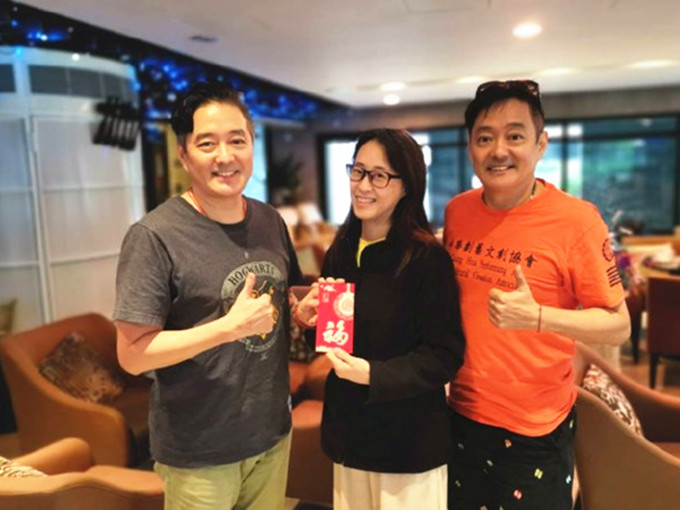 李志希|双胞胎李志希李志奇同框！双双发福皱纹明显，网友：完全分不清