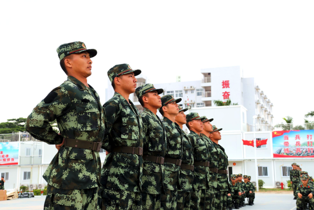 军营传真新兵满月一天一个样超乎你想象