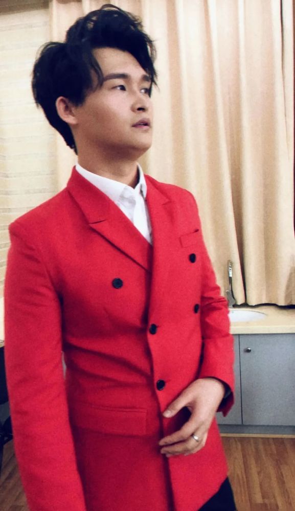 曾花|继“嘎子”直播售假后，赵本山爱徒也被封号，曾花300万讨好球球