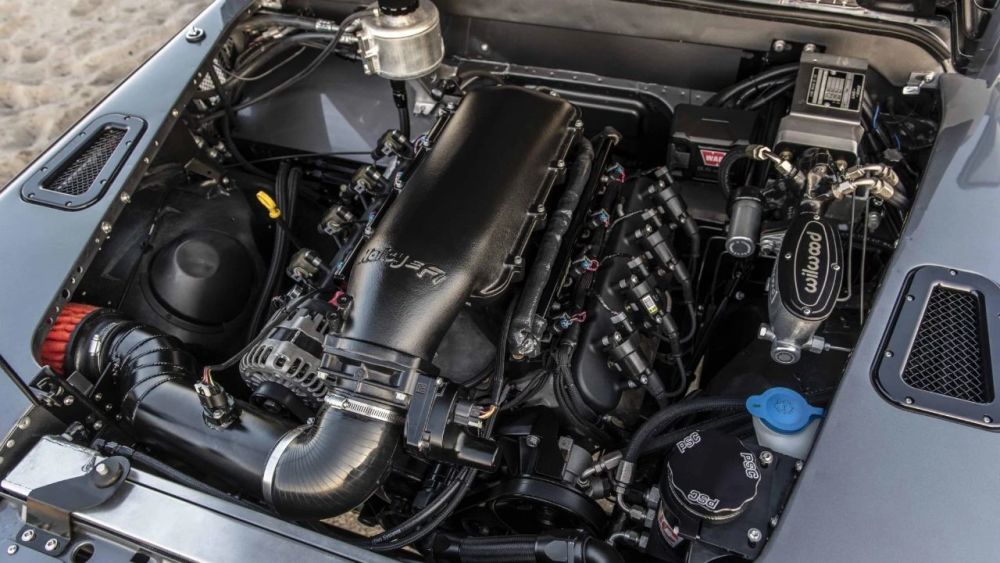 这才是真正的路虎卫士v8发动机650马力