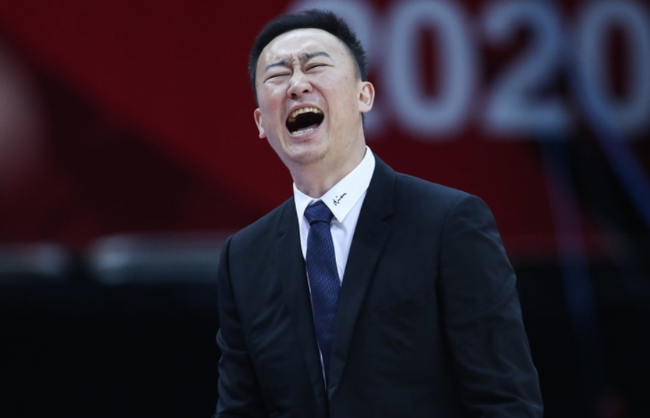 杨鸣为何屡屡口吐芬芳?儒帅带不出铁军,他必须复制杜峰的成功之路