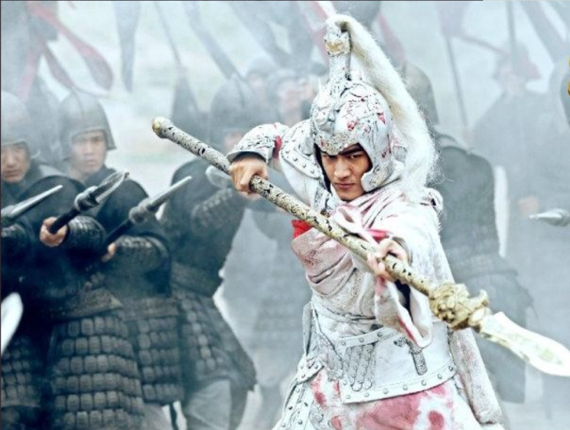 千军万马避白袍历史上的3个白袍小将凭什么