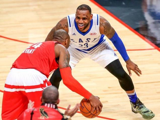 nba赛场上,最让你动容的一张照片是什么?看完后明白了!