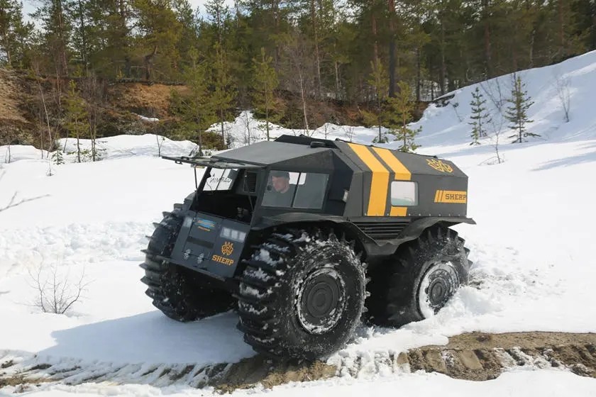 你那也叫越野看看战斗民族的越野车轮胎比车身还大