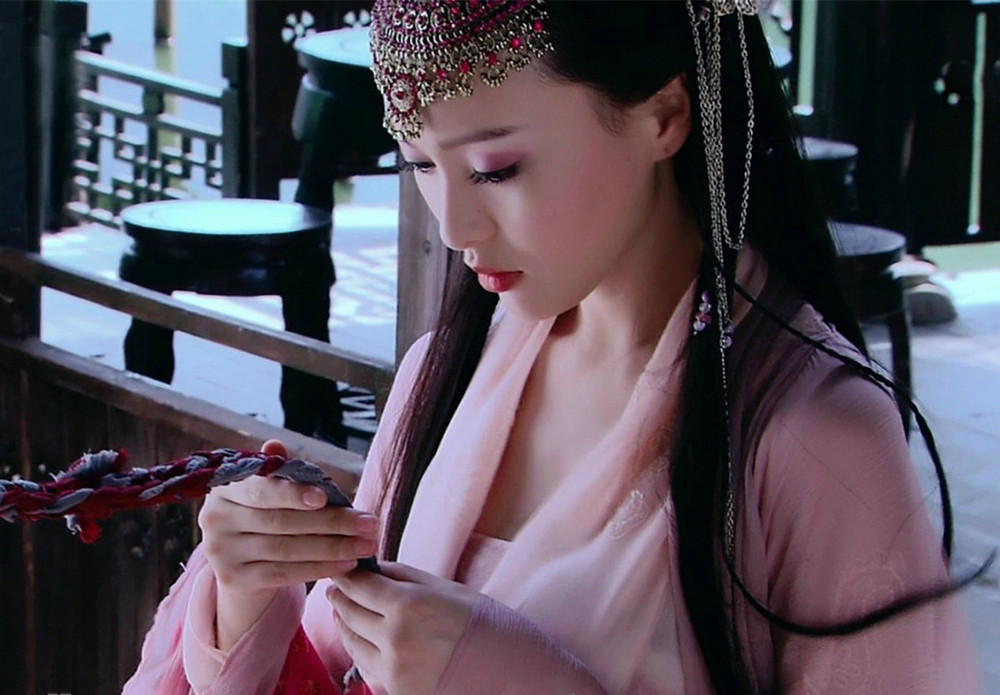 唐嫣|唐嫣谈当妈感受，和女儿说话有耐心，曾以为自己会变成“虎妈”