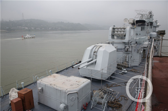 "166舰"从涪陵出航,向着重庆建设码头前进!|重庆市涪陵区|重庆|南沱镇