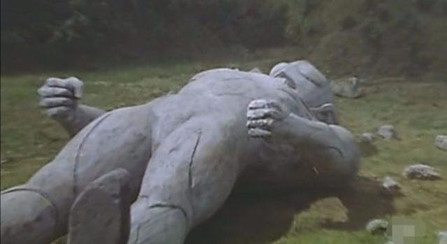 迪迦奥特曼另外两个石像是什么身份工具人拍完戏就被扔了