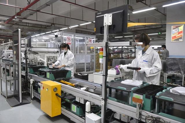 国产手机代工厂比例排名:华为18%,小米74%,这家厂商为零