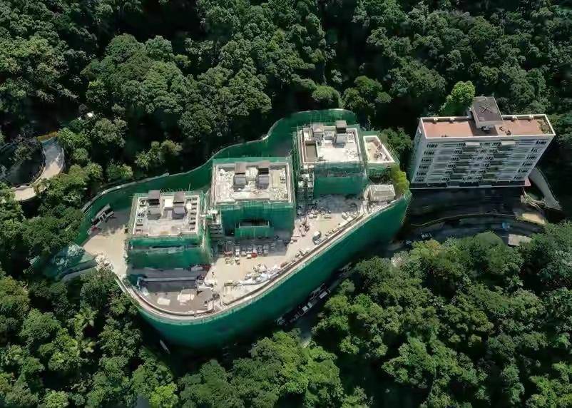 李兆基香港山顶豪宅兴建十年仍未完工,市值40亿,车位多达16个