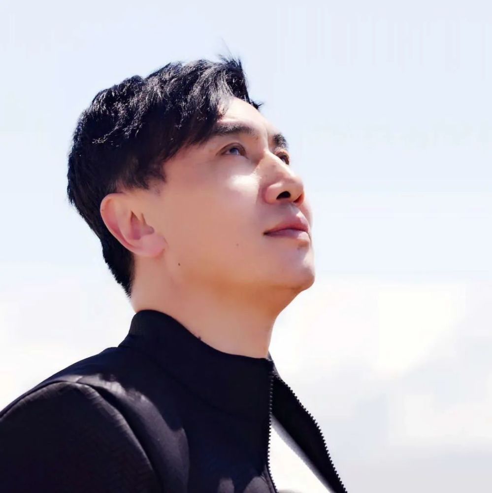 执着于伟光正的作品,其实源于艺术家的使命谈到白永成