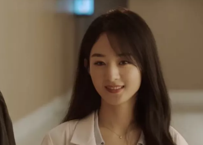 赵丽颖|赵丽颖再演反派BOSS！笑容瘆人，一个眼神让人出冷汗，粉丝直呼过瘾