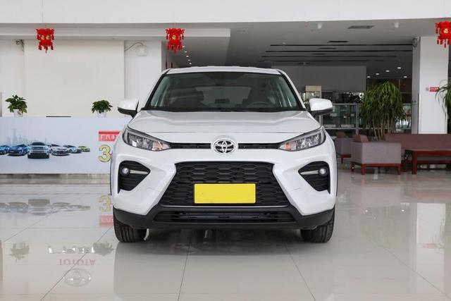 丰田新王牌suv油耗低至51l配膝部气囊17万多可买