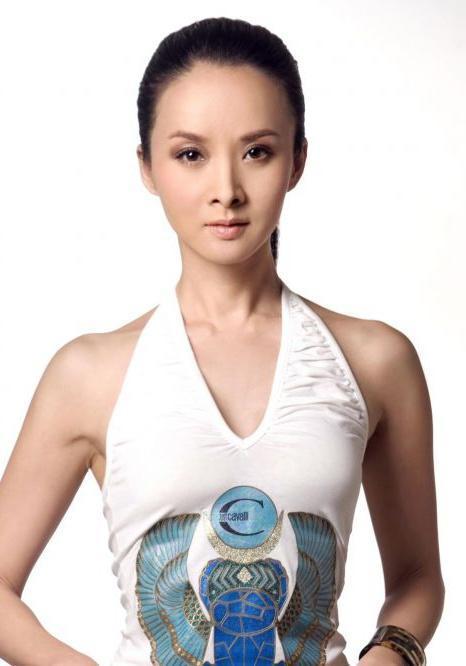 师小红与谢兰因戏生情,甘做丁克哪知老来得子,如今家庭幸福美满