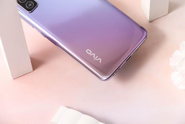 vivoy73s银月图赏这可能是我用过最轻薄的5g手机
