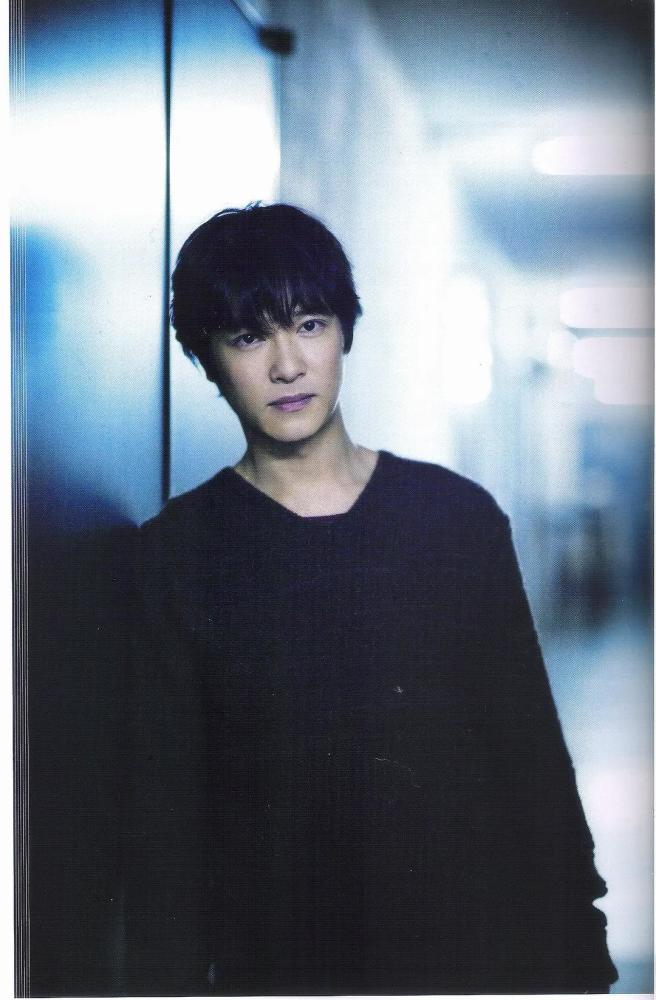 迷倒万千少女47岁堺雅人的浪漫狗仔跟拍结果看了1天书