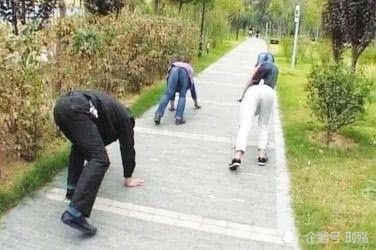 脊椎|为什么说人类学会直立行走，很可能是进化中发生的最大一个错误