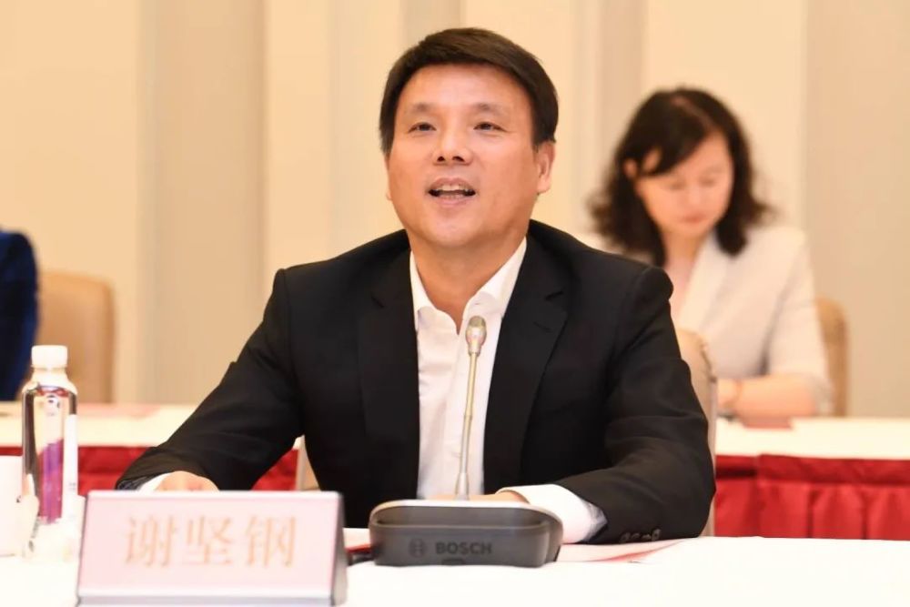 有限公司党委副书记,总裁卞家骏代表双方签署《战略合作框架协议》