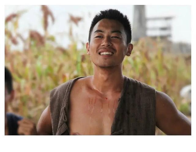 周迅阔别电视剧12年回归红高粱与土匪朱亚文高粱地的野合