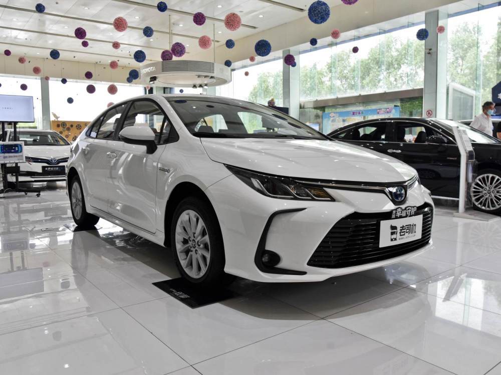 1.8l混动油耗低,空间够用,养护成本不高,实拍卡罗拉