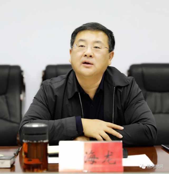 区委书记杨海龙,区委常委,常务副区长张友余,区委常委,组织部部长