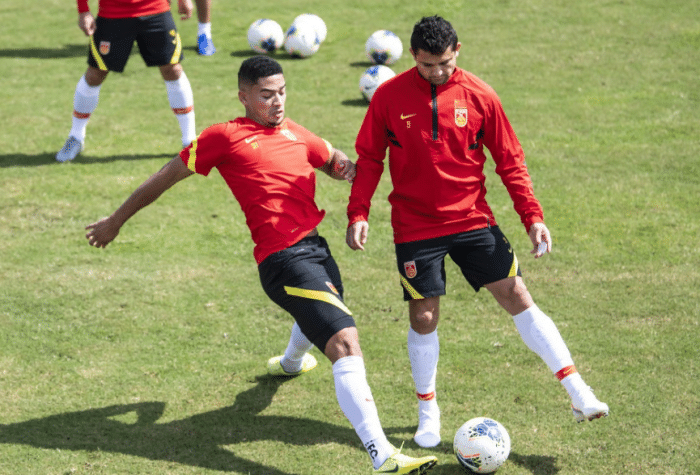 北京|好事！国外豪门求购31岁中超悍将，第2位留洋的归化球员？