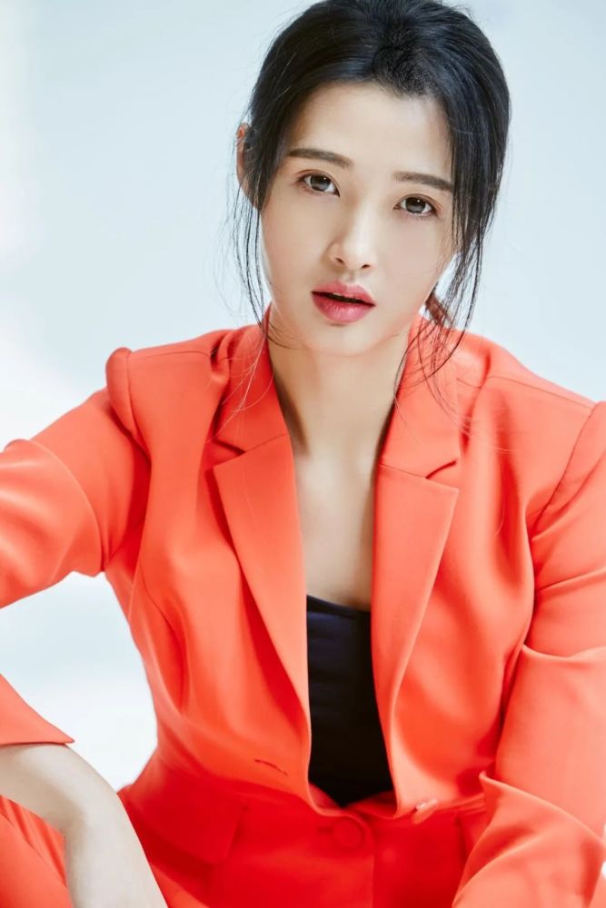 今天是演员白庆琳的生日, !