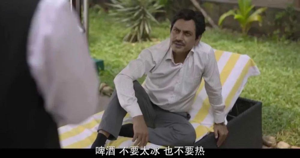 阿雅安|骗了10亿人的超级网红，被这部新片戳穿了