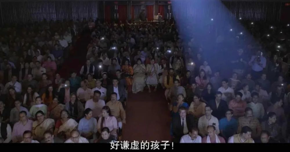 阿雅安|骗了10亿人的超级网红，被这部新片戳穿了