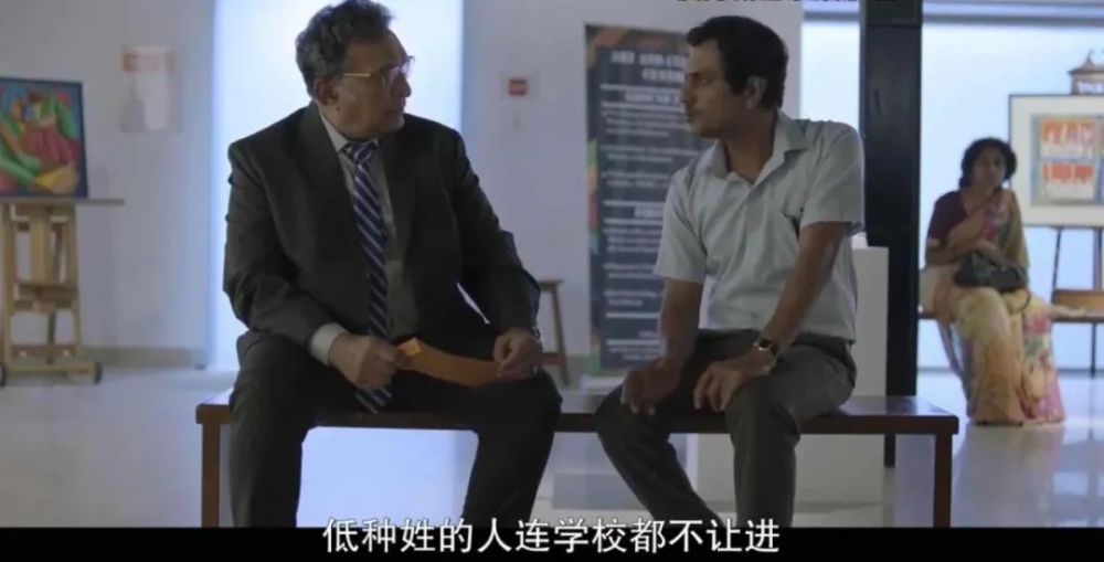 阿雅安|骗了10亿人的超级网红，被这部新片戳穿了