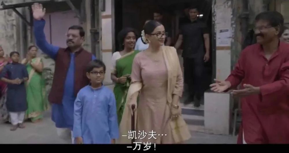 阿雅安|骗了10亿人的超级网红，被这部新片戳穿了