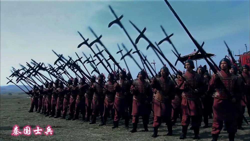 要想不被淘汰就需要随时能够补充兵员,于是尚武精神在秦国蔚然成风